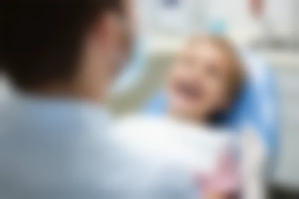 南京隐形矫正牙齿哪家好？英博、固德、伯尼等口腔门诊收费标准一览，附溧水张英博地址和预约方式