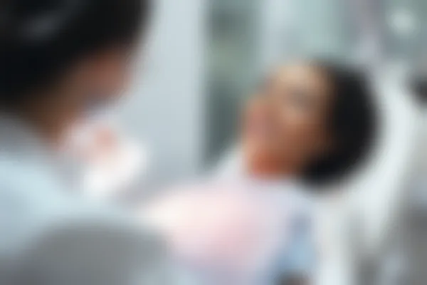 深圳富华整形价目表揭秘：门牙缝隙矫正费用、医生评价与医院交通指南一览