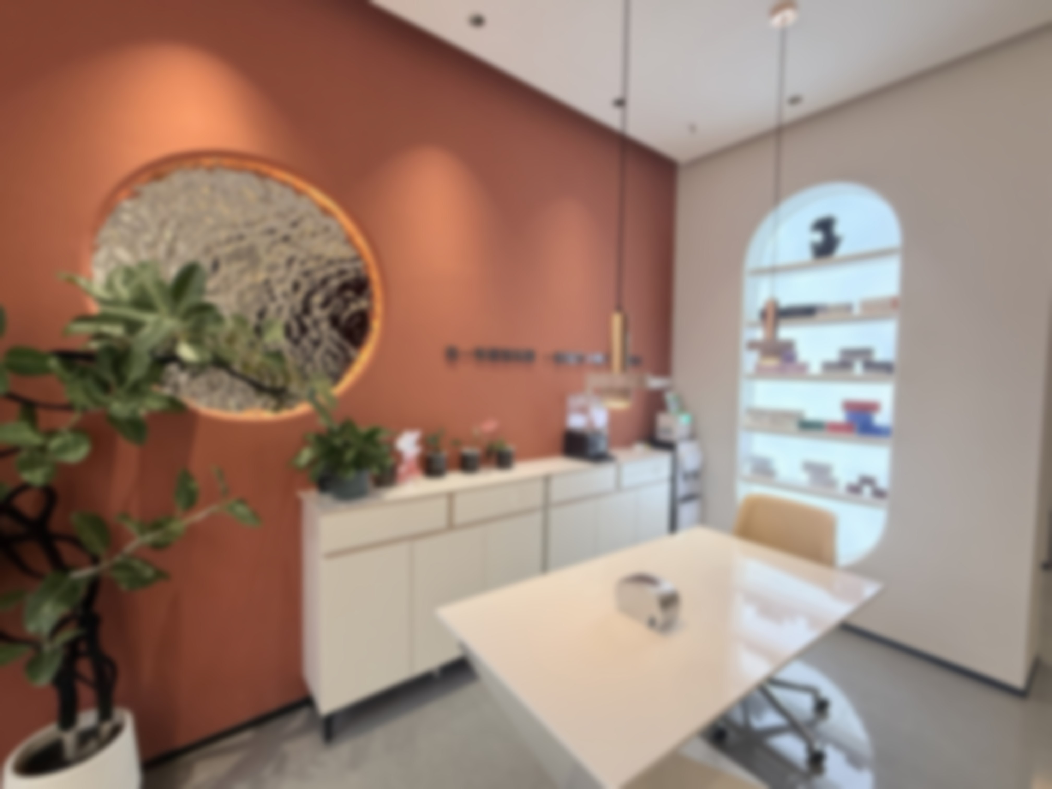 {固始天睿医疗美容面部精雕29800元起，专业技术助力塑造精致面容，术后效果令人惊艳 